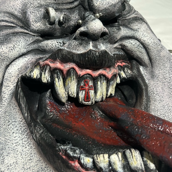 Devilish Halloween Mask with Cushion on inside - Picture 3 of 5